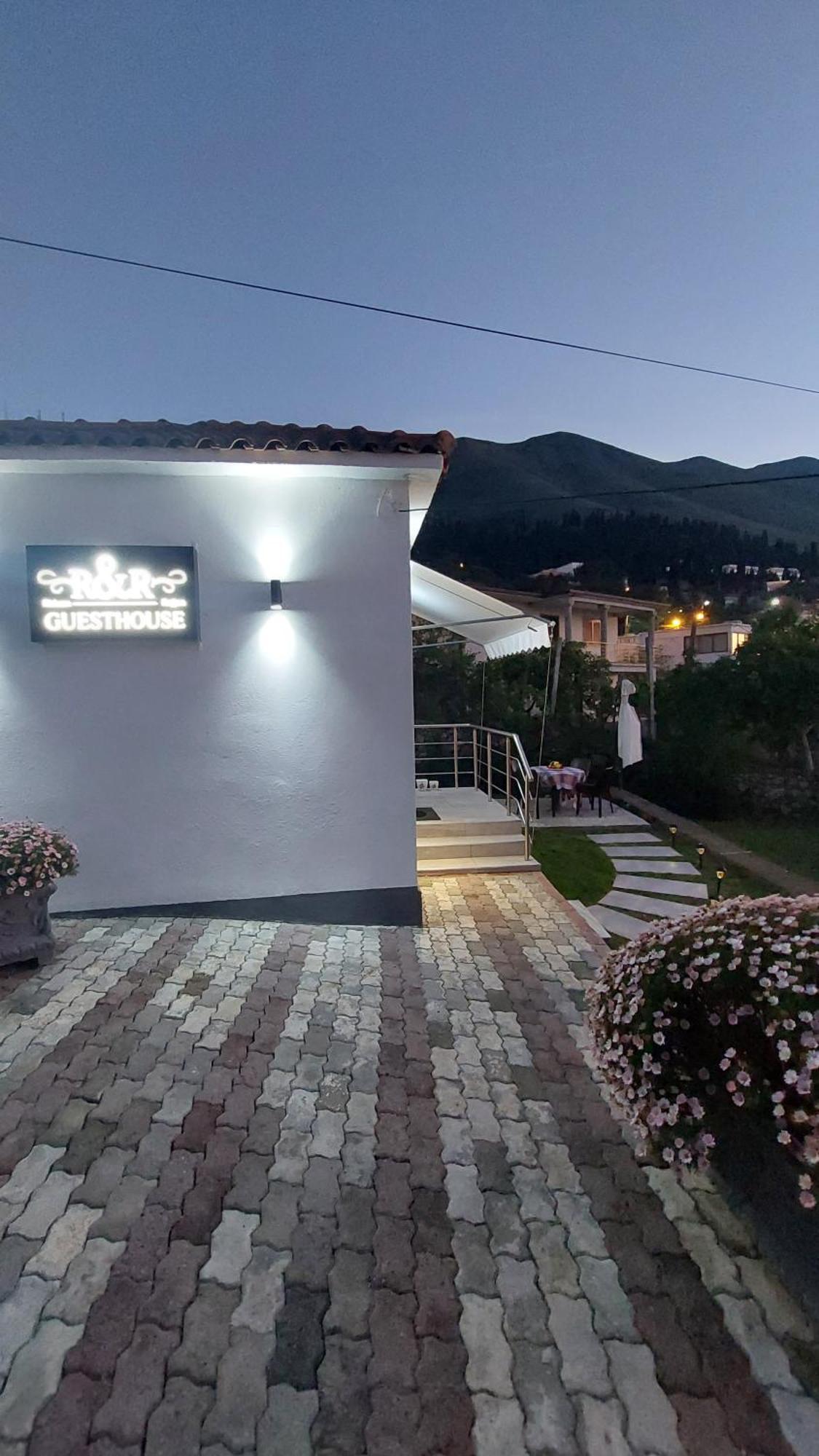 Hotel R&R Gesthouse Široka Esterno foto