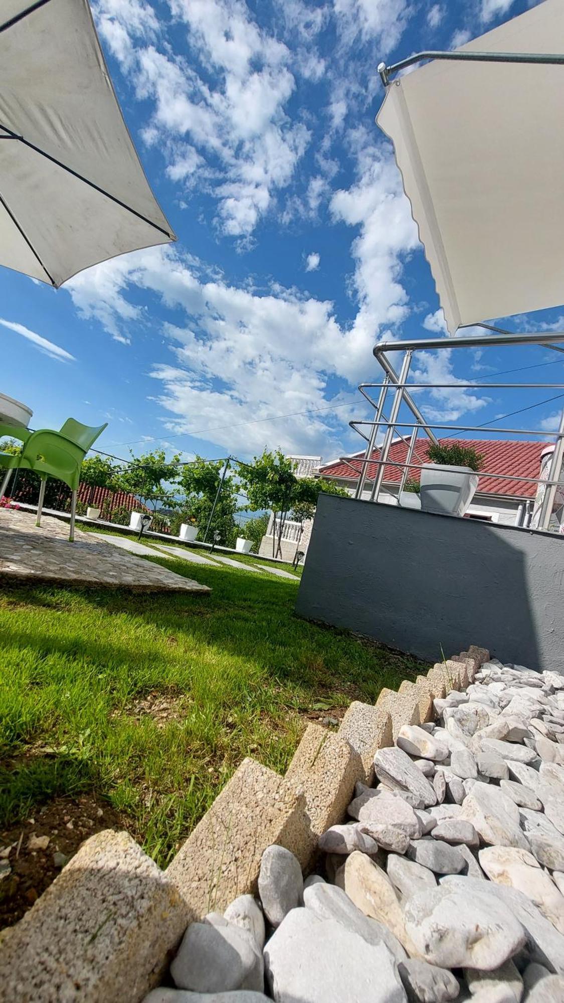 Hotel R&R Gesthouse Široka Esterno foto